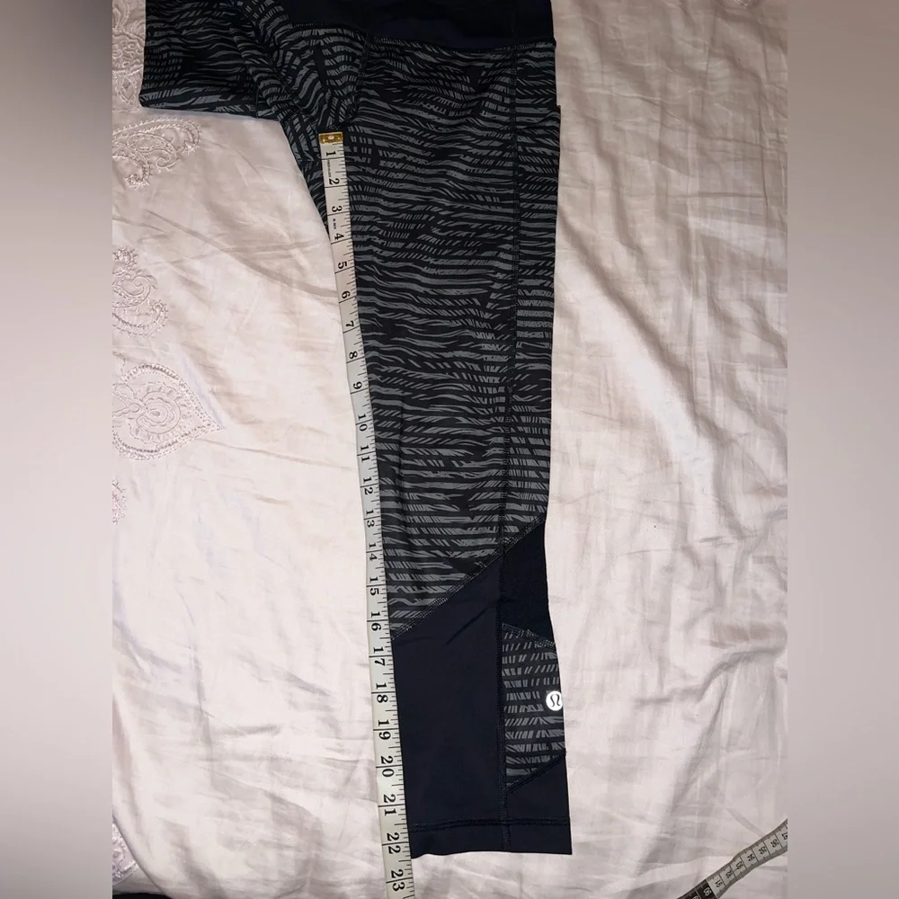 Lululemon Pace Rival Crop Full-On Luxtreme Stripe Play Size 4